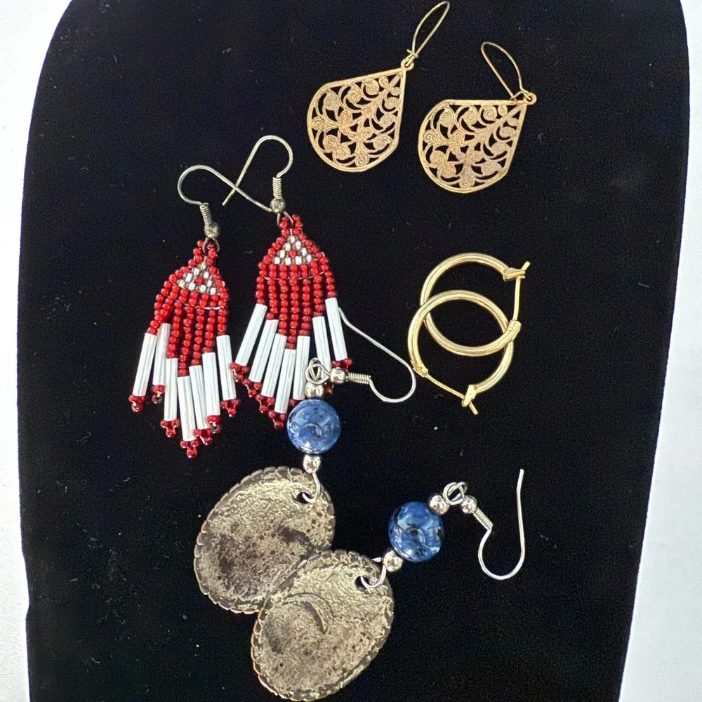 Western‎ Earring Lot Costume Estate Sale Bundle Beaded Chunky Dainty 4 Pairs